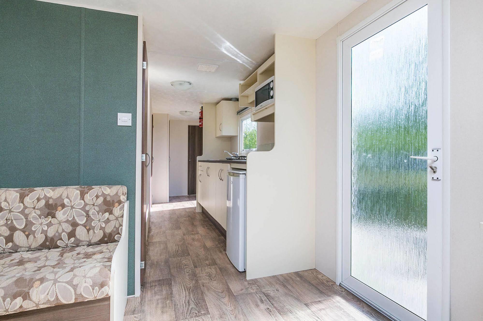Camping Blauwe Meer Nv Hotell Lommel Exteriör bild