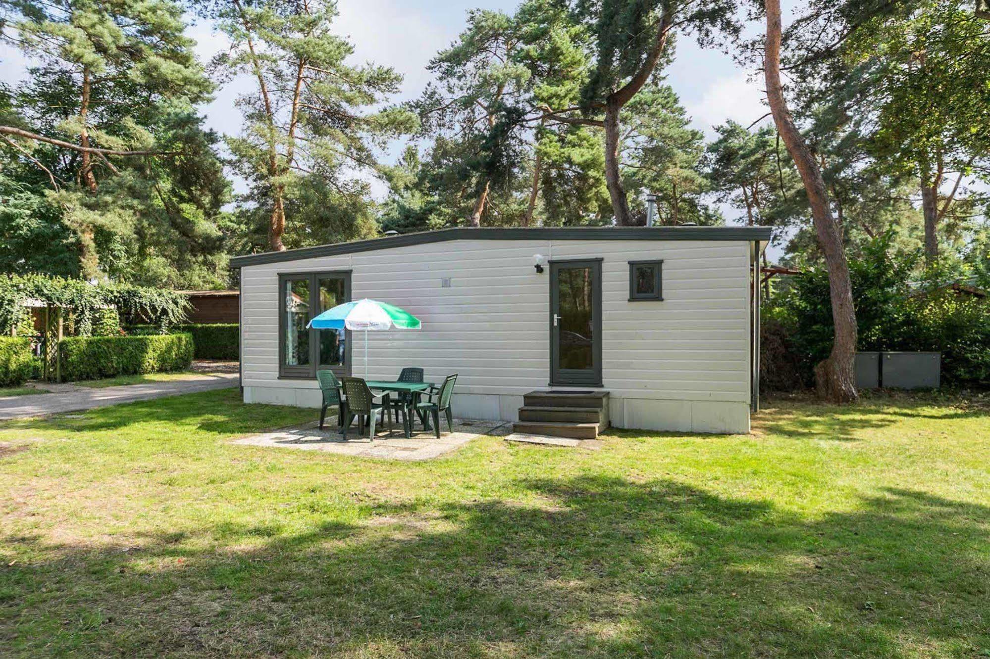 Camping Blauwe Meer Nv Hotell Lommel Exteriör bild