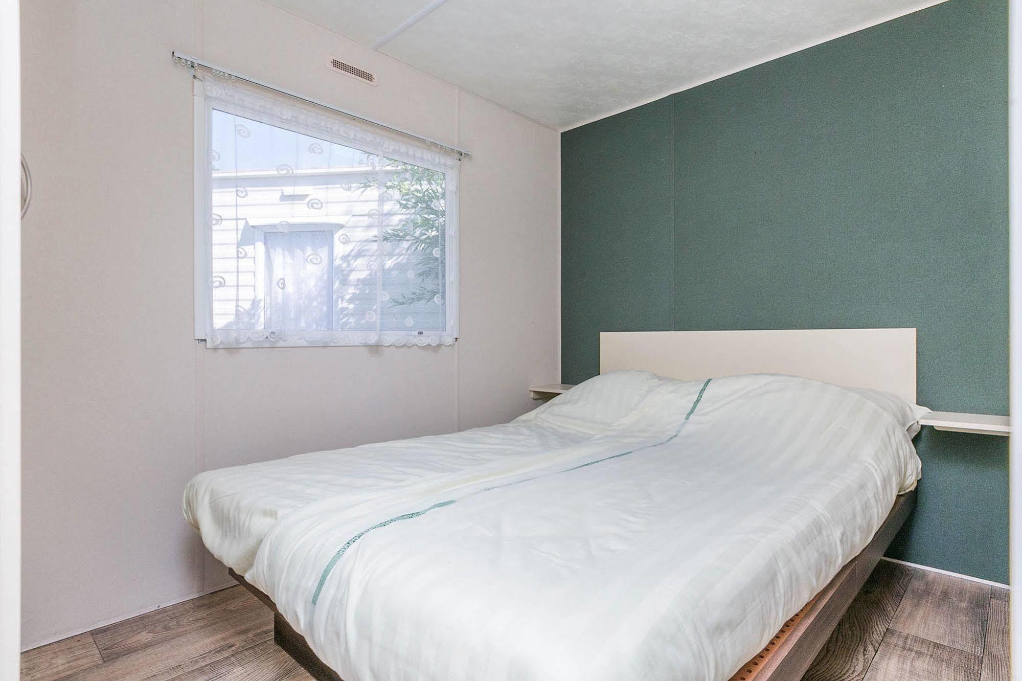Camping Blauwe Meer Nv Hotell Lommel Exteriör bild