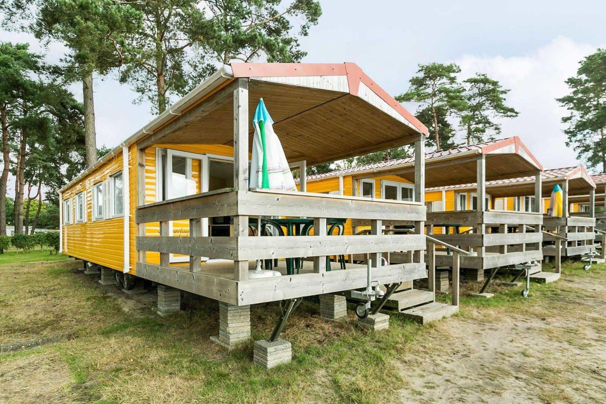 Camping Blauwe Meer Nv Hotell Lommel Exteriör bild