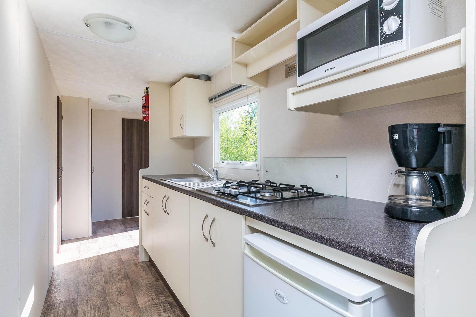 Camping Blauwe Meer Nv Hotell Lommel Exteriör bild